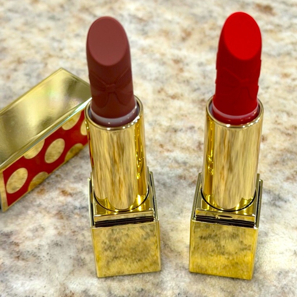 Estée Lauder Special Edition Holiday Duo Lipstick Red Ribbon & Sneak Peek
